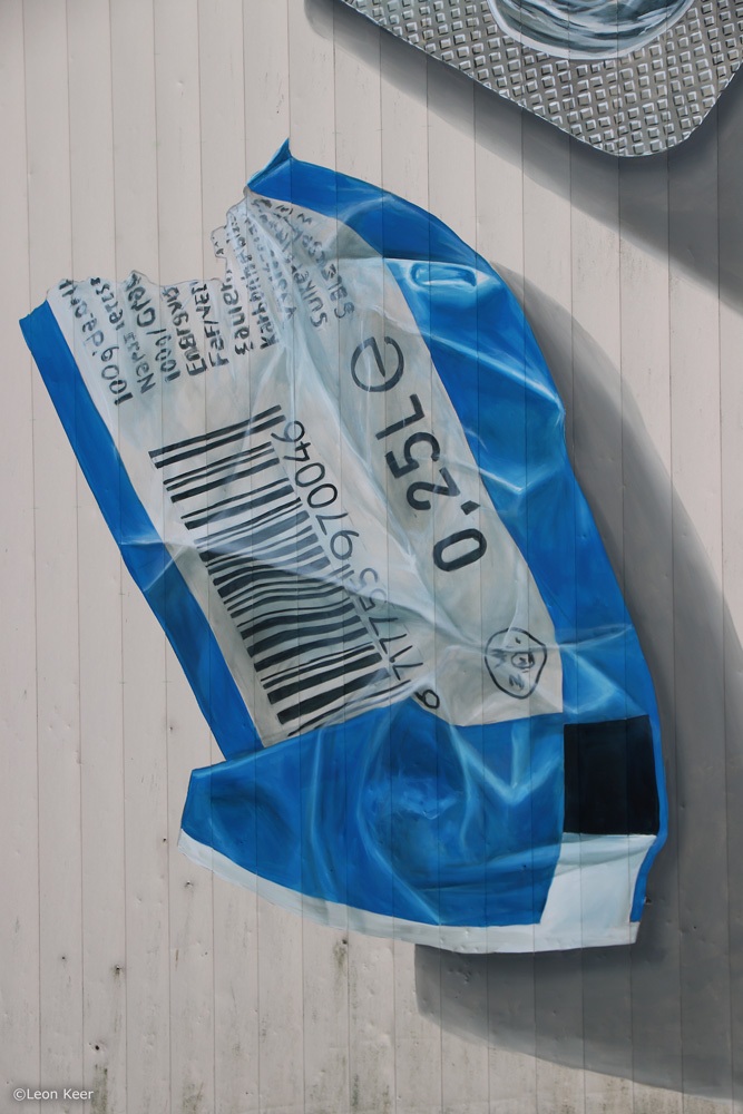plastic-etiket-mural-3d-leonkeer-streetart
