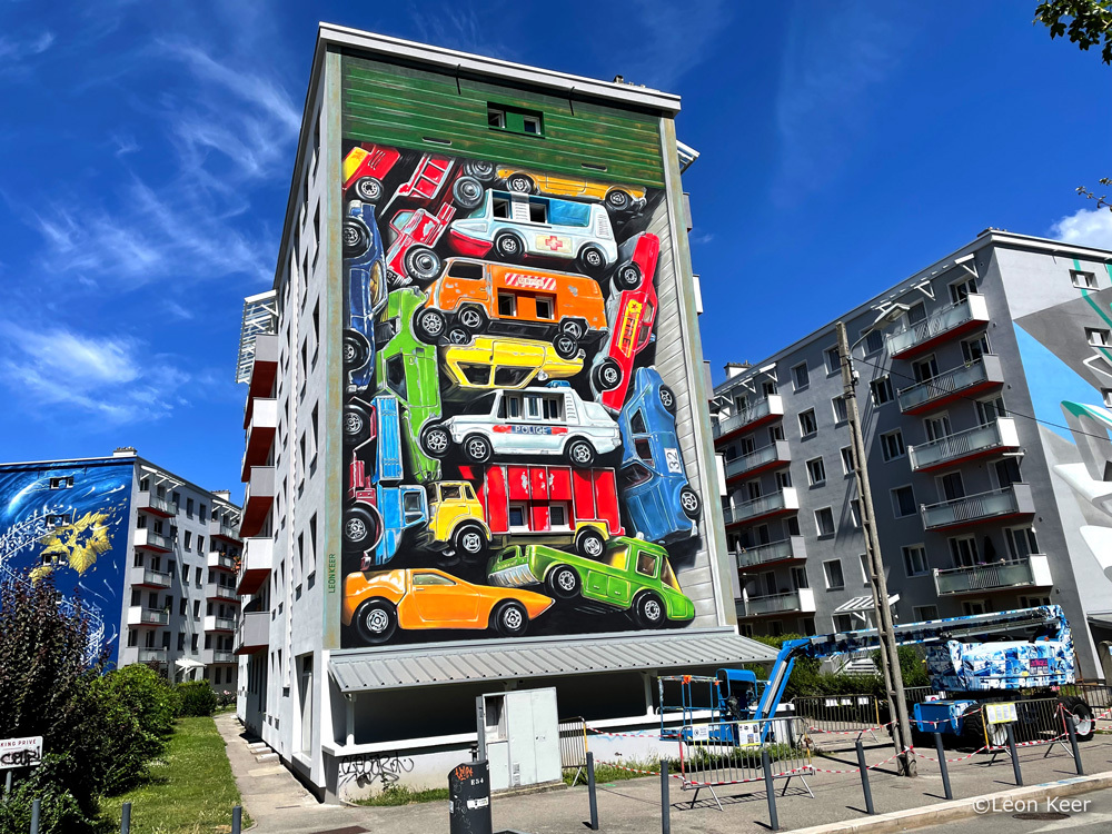 mural-streetart-leonkeer-3d-recollection-matchbox-cars-vintage