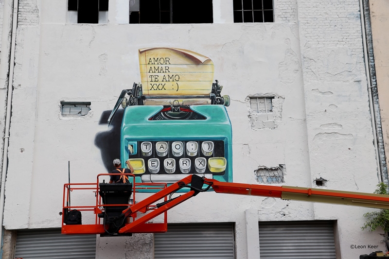 leon-keer-mural-brazil-streetart