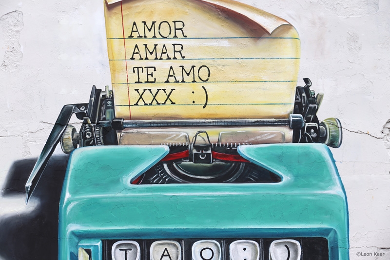 mural-typewriter-rio-leonkeer