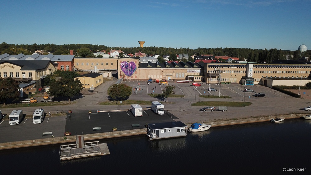 drone-soderhamn-leonkeer-mural-3d-wrapped-purple-heart