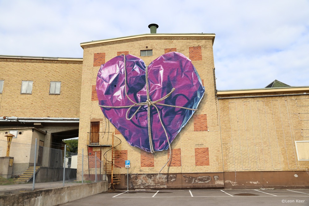 leonkeer-mural-heart-soderhamn-rope-3d-streetart