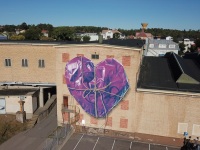 drone-leonkeer-mural-wrapped-heart-rope