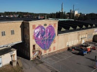 leonkeer-drone-mural-soderhamn-heart