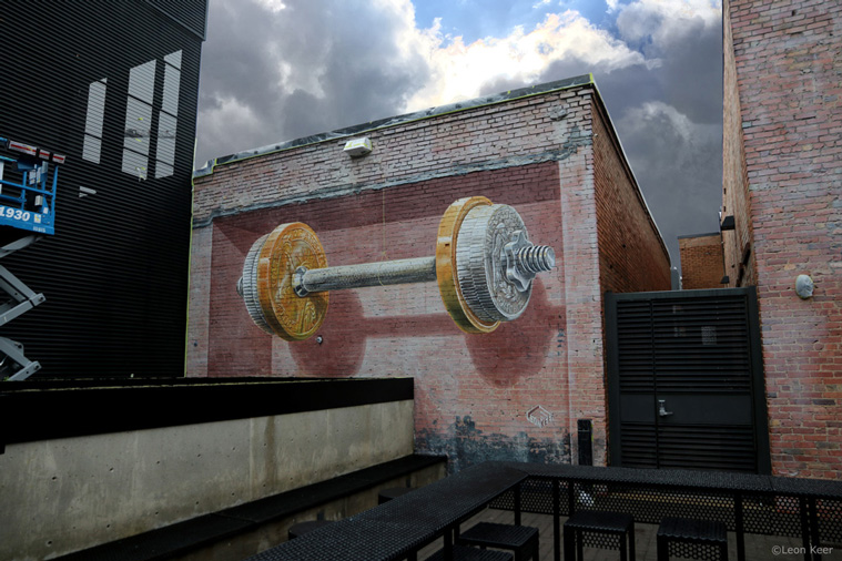 Balance 3d mural by Leon Keer