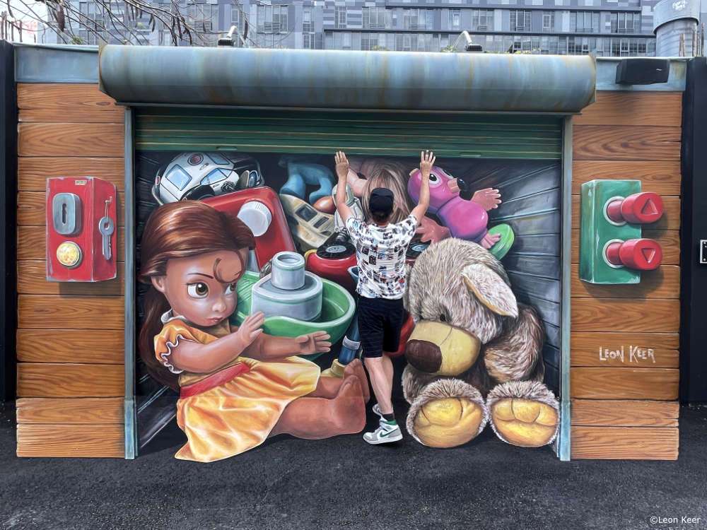 leonkeer-mural-3d-wynwood-garage-door-toys-walls-anamorphic-art-streetart