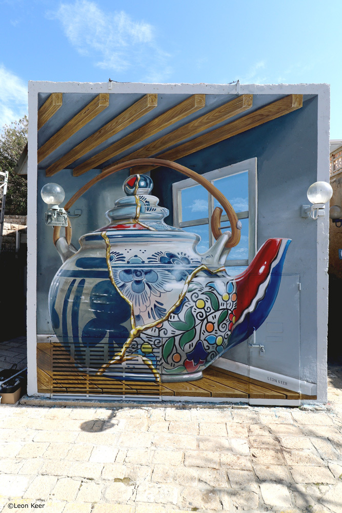 LeonKeer-front-view-mural-tel-aviv