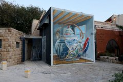 3D mural 'Imperfect beauty' by Leon Keer