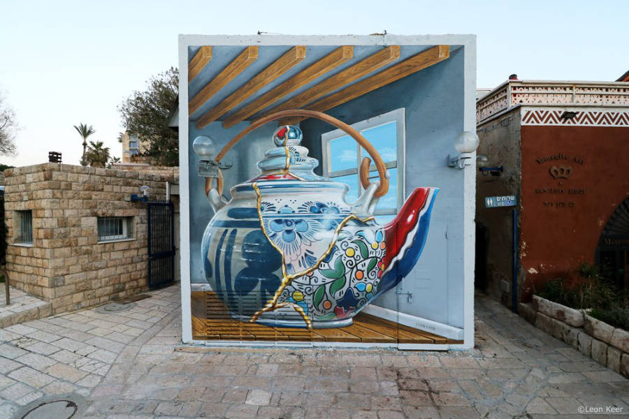 mural-leonkeer-jaffa-teapot-pottery-solidarity-of-various-cultures-3d.jpg