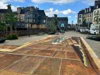 anamorphic-painting-leonkeer-3d-streetart-landerneau-giant-legoman