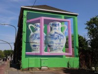 front-3d-mural-leonkeer-la-louviere-fragile-Delftsblauw-delftblue-ceramic-pottery