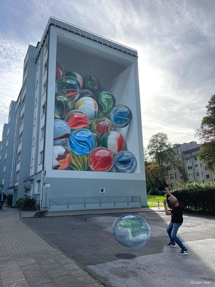LeonKeer-mural-3d-wuppertal-Murmeln-knikkers-marbles-streetart-muurschildering-art