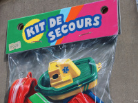 detail-kit-de-secours-by-leonkeer-mural-muurschildering