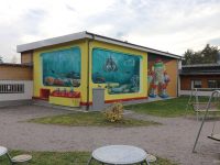 Mural-leonkeer-plastic-grabmachine-fishbowl