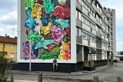 Mural 'Falling' by Leon Keer