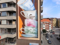 augmented-reality-mural-leonkeer-cups-shattering-fragile