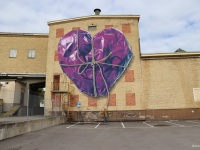 mural-anamorphic-3d-streetart-leonkeer-purple-heart-wrapped