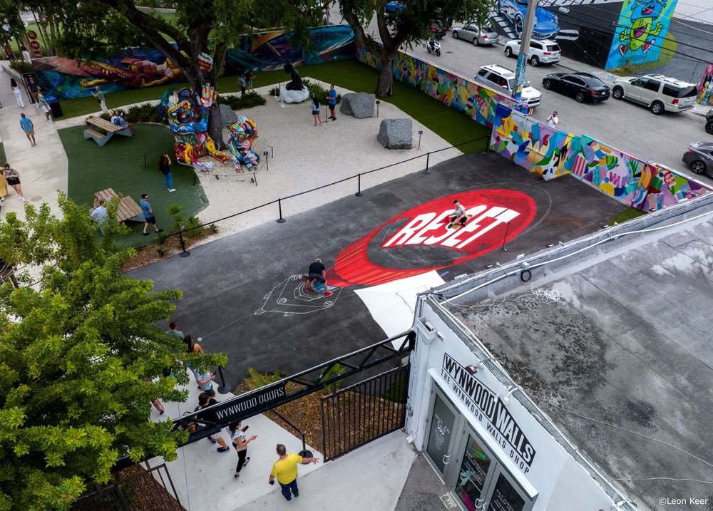 drone-wynwood-walls-miami-streetart-streetpainting-3d-leonkeer-artist-reset-button