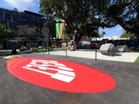 anamorphic-streetpainting-3d-leonkeer-wynwood-walls-miami-streetart-reset-button