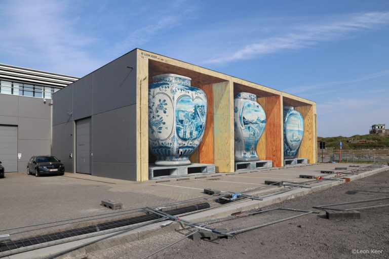 3D mural 'Fragile' crystal ship Ostende Belgium by Leon Keer