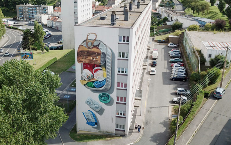 3D mural 'Plastic Diet' by Leon Keer