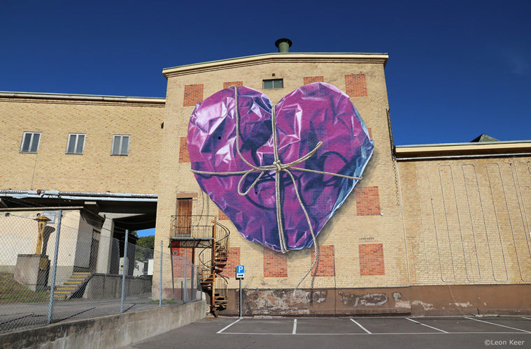 Mural wrapped by Leon Keer